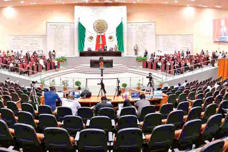 Avanza juicio contra Eva Cadena