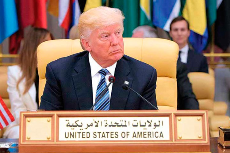 Trump pide expulsar terroristas; gira por Oriente Medio