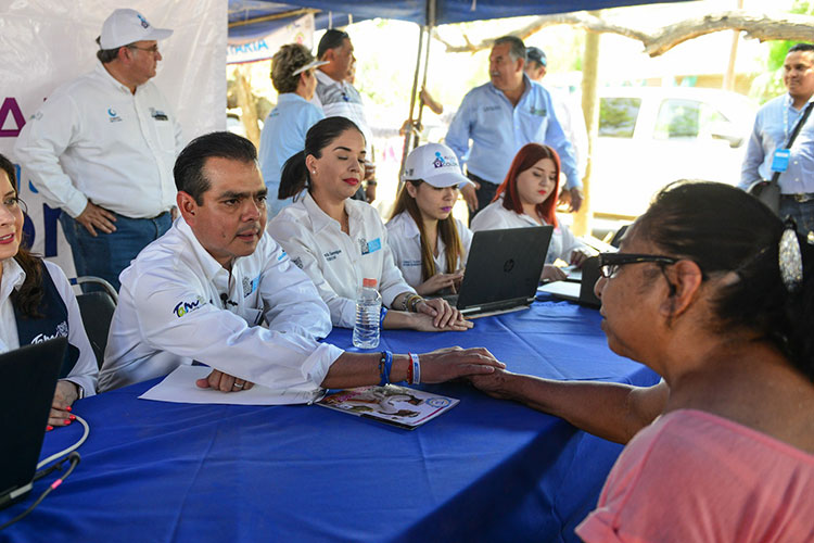 Participan agentes aduanales en “Alcalde en tu Colonia”
