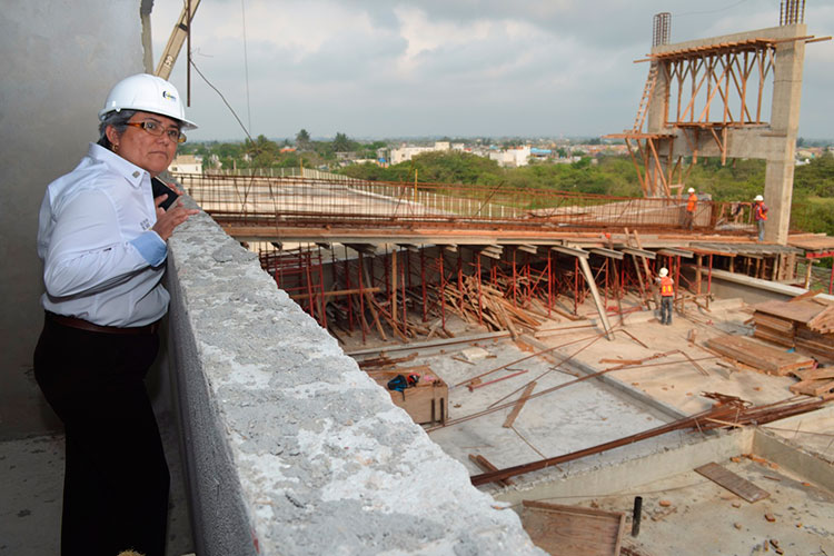 Supervisa Gloria Molina avances del nuevo HG de Madero