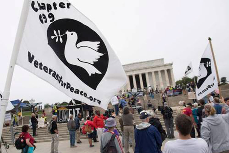 En línea de fuego, el diferendo entre Trump y Merkel