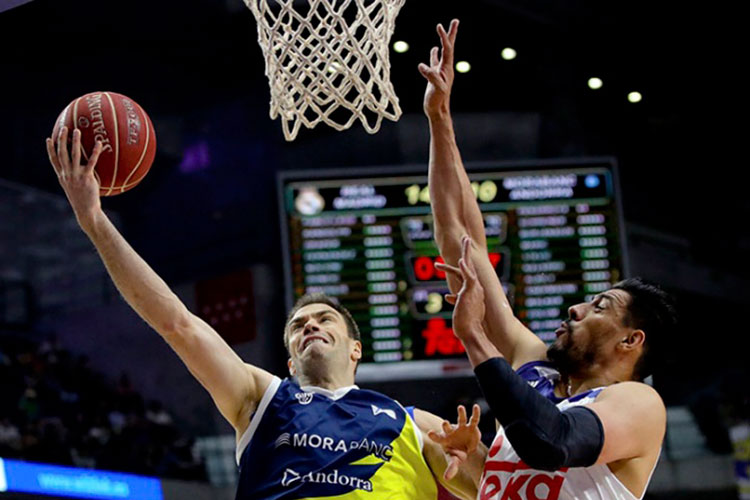 Real Madrid y Ayón inician con victoria en playoffs