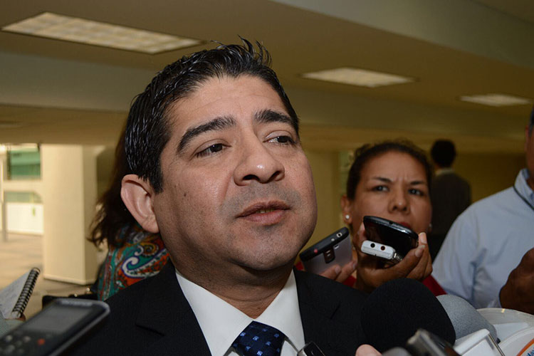 Buscan apoyar a productores de carbón para frenar la ilegalidad