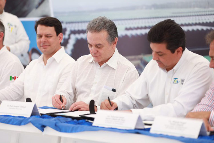 Inauguran primer gasoducto submarino en México
