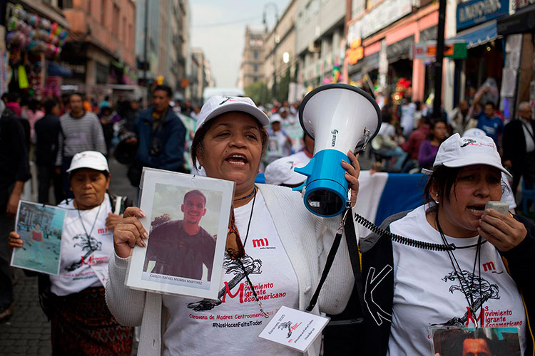 Madres de desaparecidos marchan en 7 entidades