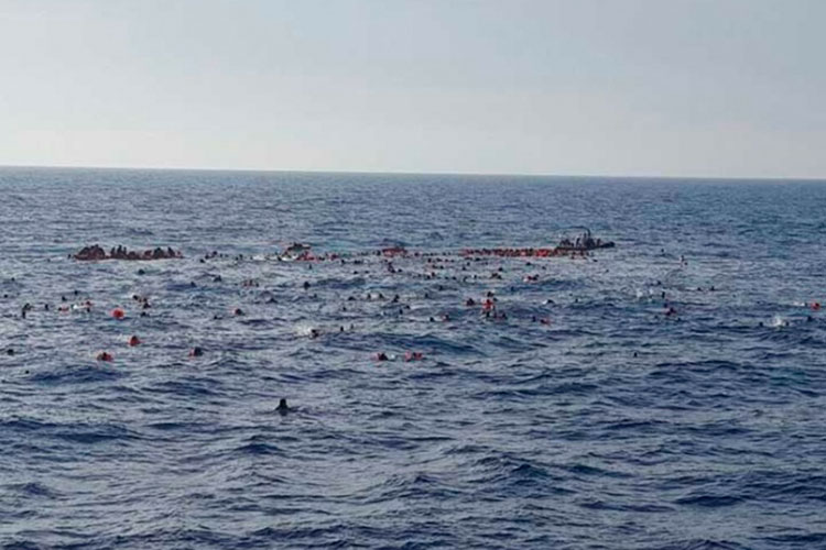 Mueren al menos 31 inmigrantes en un naufragio en el Mediterráneo