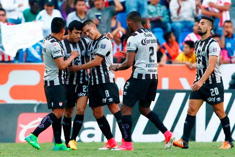 Necaxa se quiere colar a la liguilla tras victoria ante Puebla