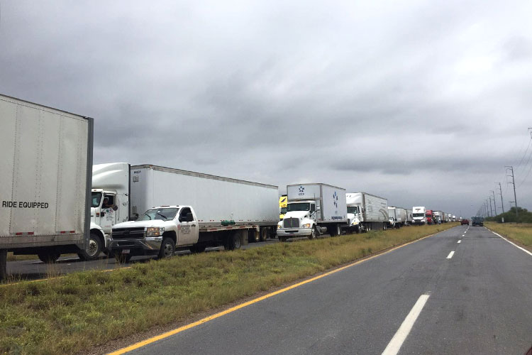 Acuerdan agilizar tráfico de carga por Puente Colombia