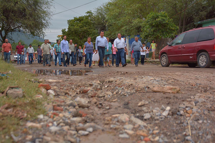 Pavimentarán 4mil 300 m2 en la Simón Torres y Miguel Alemán