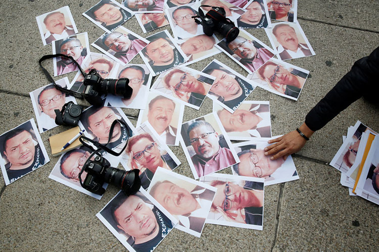 Gremio periodístico de México en protesta por asesinato de informadores