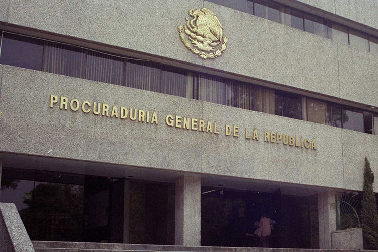 Dan sentencia acumulada de 546 años de prisión a siete personas