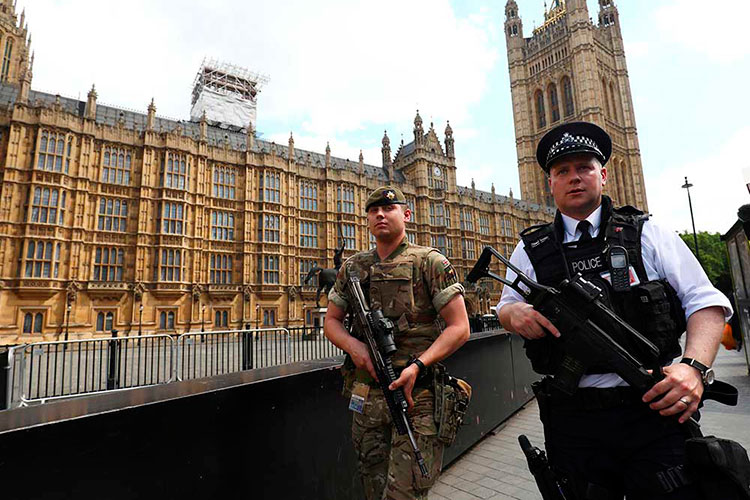 Policía británica interroga a 14 sospechosos por ataque en Manchester