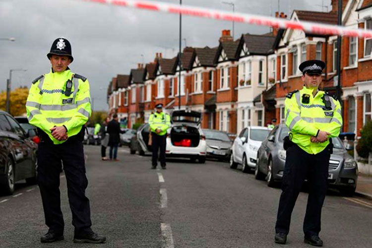 Policía británica arresta a 3 mujeres sospechosas de terrorismo