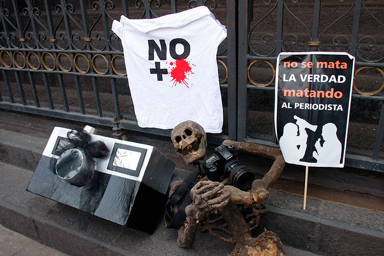 Protestas en América Latina por asesinato de periodistas en México
