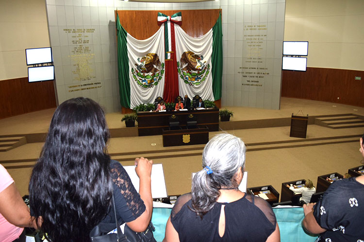 Se manifiestan en Congreso Colectivo de desaparecidos