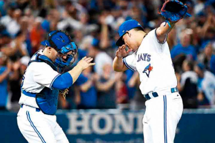 El mexicano se apuntó el salvamento; 10 para Osuna