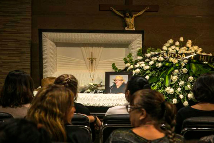 Ola de protestas por el asesinato de Javier Valdez