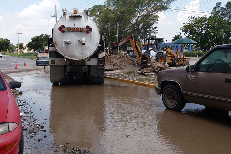 COMAPA Zona Conurbada, con fugas por toda Ciudad Madero