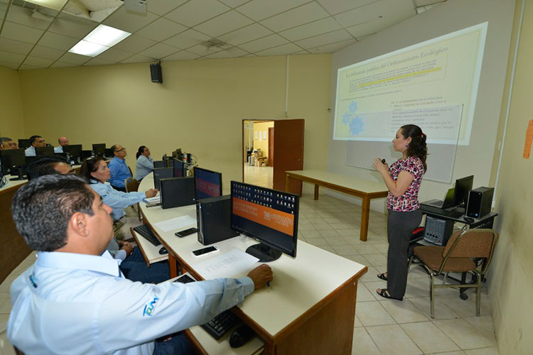 Elabora UAT propuestas de reglamento ambiental para municipios