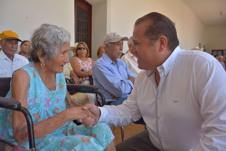 Acercan a los abuelitos victorenses pago de +65