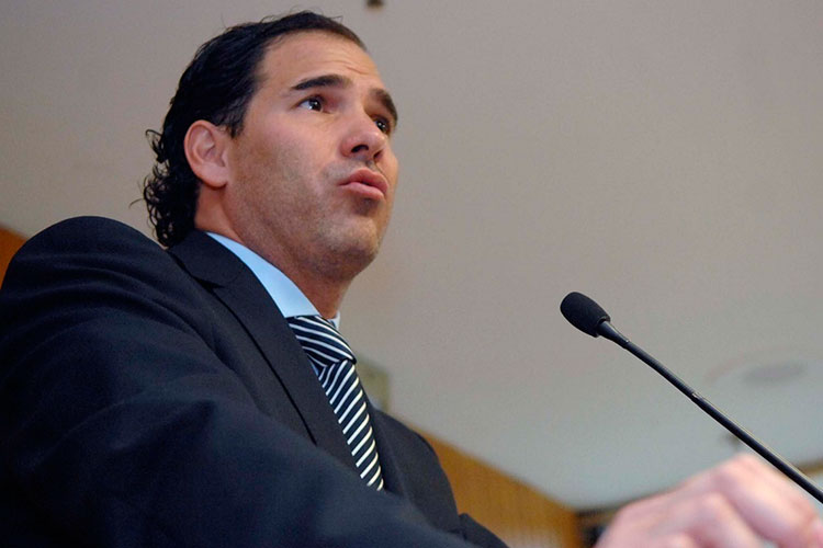 Escudero respalda a Salgado en el SNA; pide el voto de confianza
