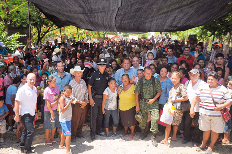 Celebran a miles de Papás victorenses