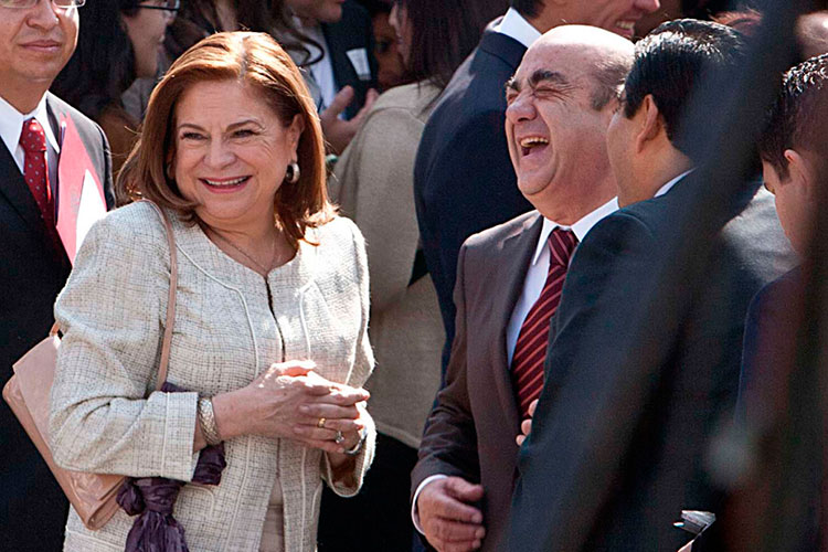 La PGR compró “Pegasus” en 2014