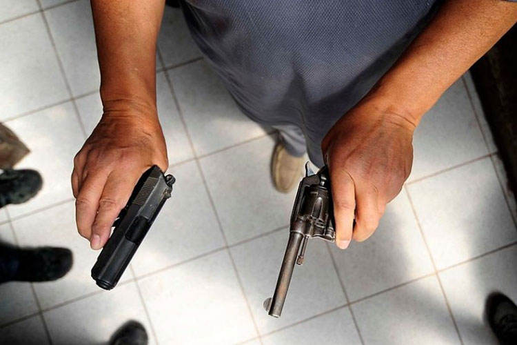 Decomisan armas y cartuchos tras persecución