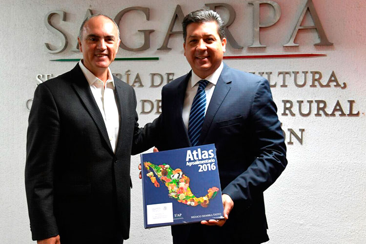 ‘Cosecha’ Cabeza de Vaca presupuesto adicional y 300 tractores para el campo