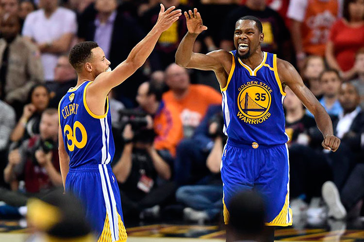 Los Warriors están a un paso de ganar el título de la NBA