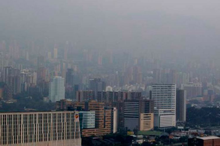 Declaran alerta roja máxima en Medellín por contaminación