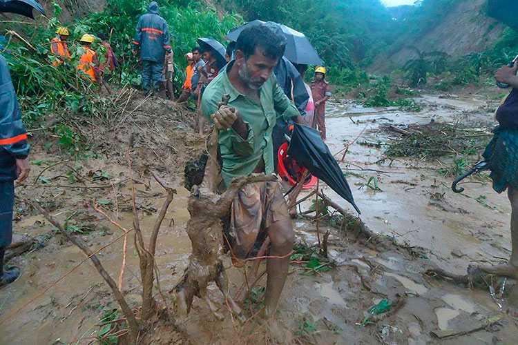 Al menos 48 muertos en Bangladesh por deslaves