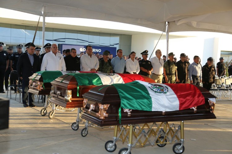 Despiden a Policías caídos en motín del penal en Ciudad Victoria