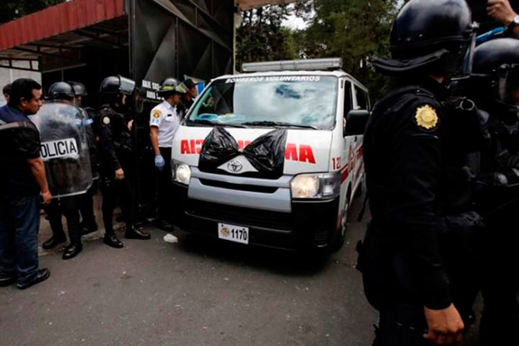 Arrestan a 5 en Guatemala por incendio en albergue de niñas