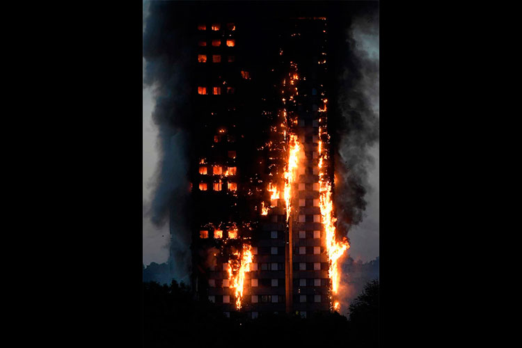 Suman 6 muertos y más de 70 heridos por incendio en edificio de Londres