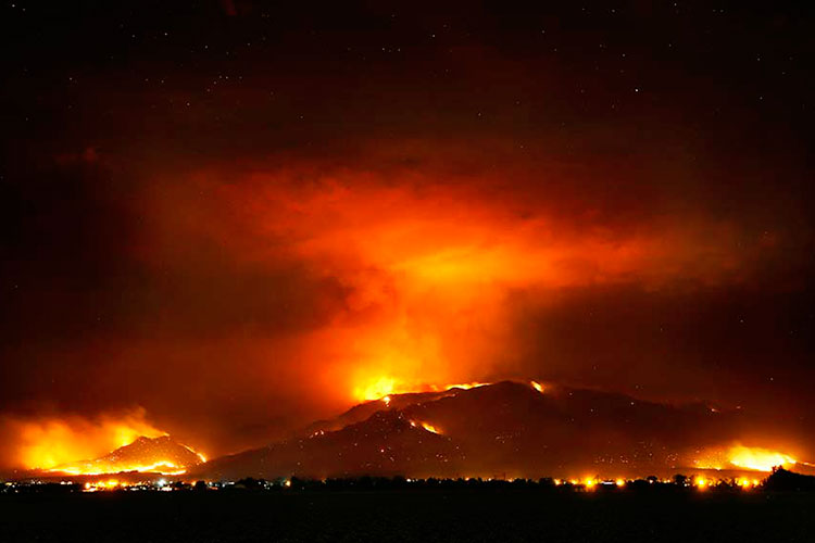 Evacuan a cientos de personas en Arizona por incendio forestal