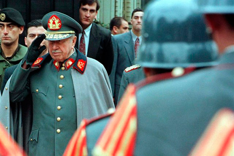 Dicta sentencia juez a 106 ex agentes de la dictadura militar