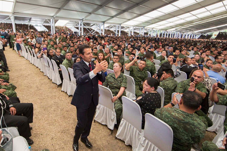 Peña Nieto anuncia nuevas facultades de la Secretaría de Marina