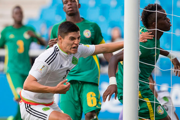 México pasa a cuartos tras ganar a Senegal