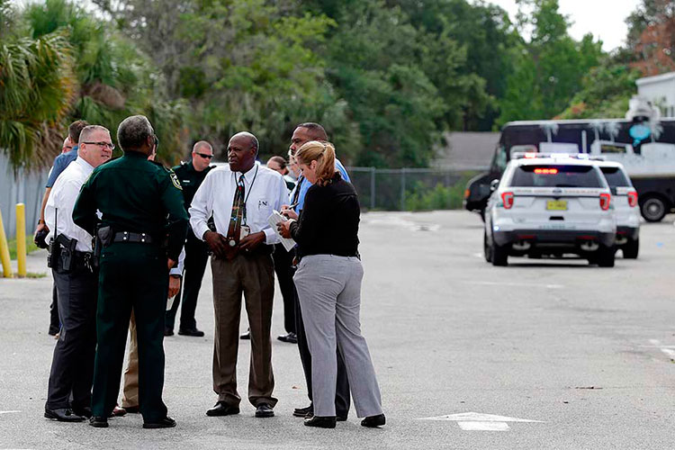 Mueren 6 en tiroteo en Florida