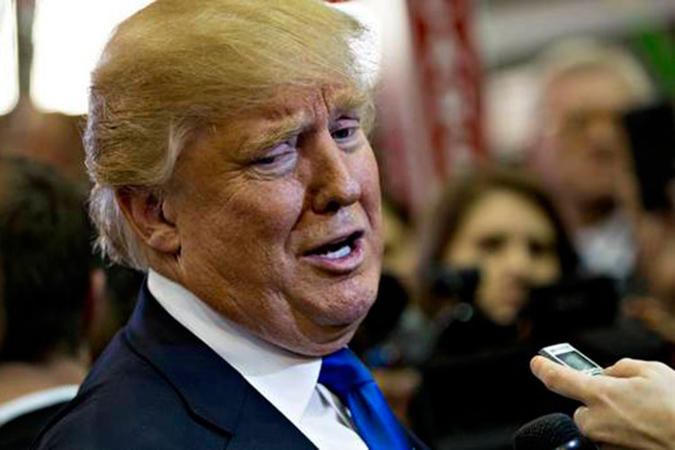 Trump regresa a modalidad de campaña en Iowa