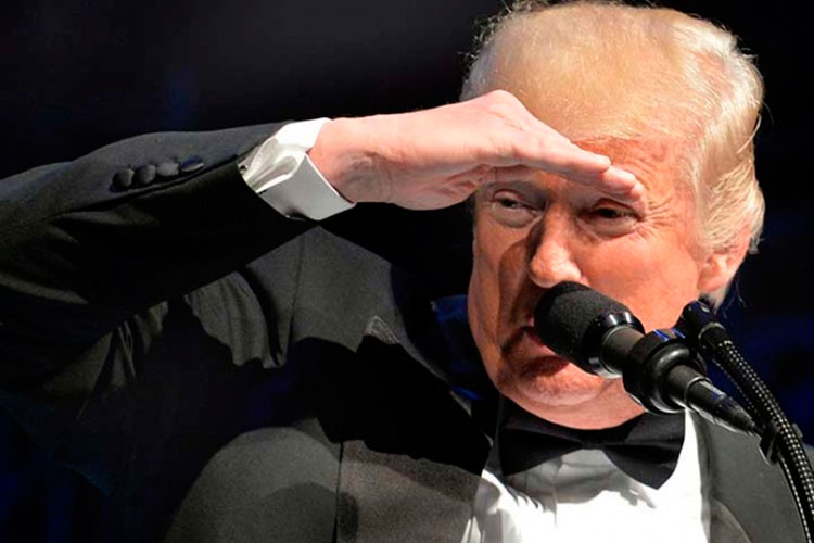 Trump ataca al Departamento de Justicia por frustrar su prohibición de viaje