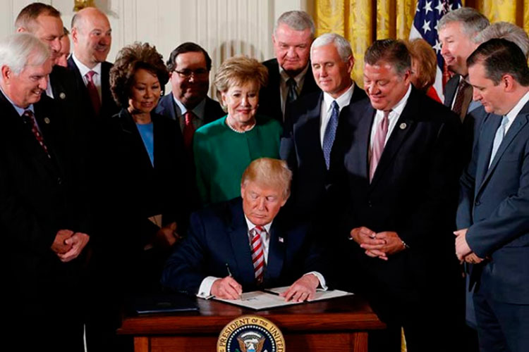 Trump busca reformar el control aéreo en EU