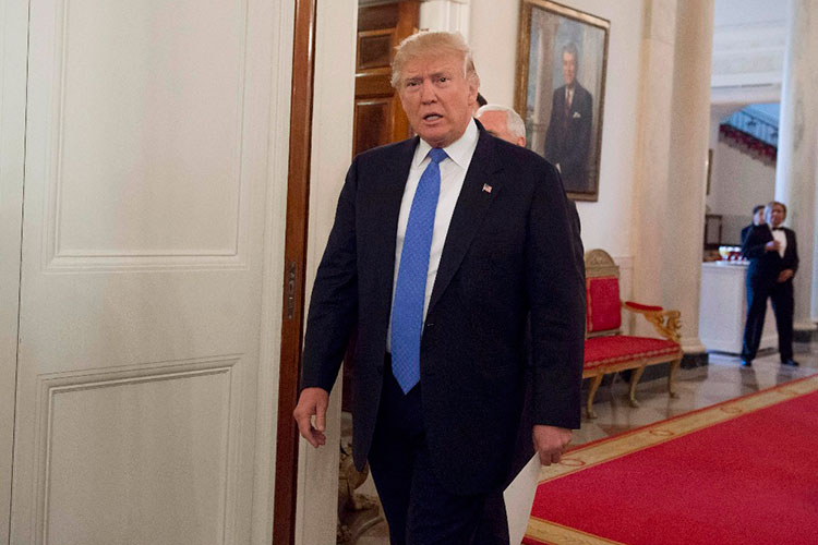 Ante la presión, Trump decide no callar a Comey sobre asunto ruso