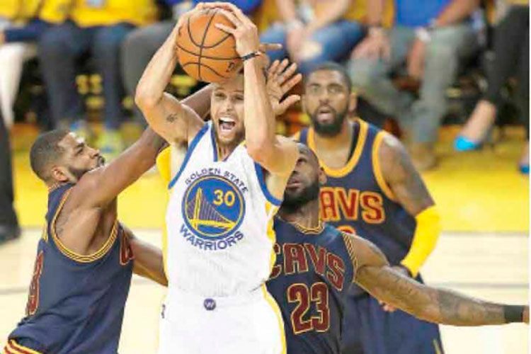 Los Warriors ganan el primer duelo de la serie final