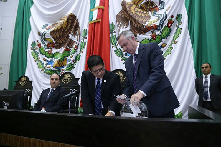 Elige Congreso a Comisión Seleccionadora