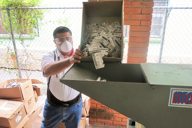 Destruyen credenciales de elector