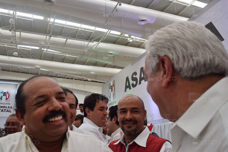 Militancia estruje a la cúpula del PRI