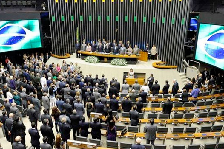 Aconsejan a diputados llevar a la Corte la demanda contra Temer