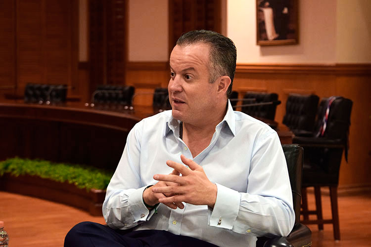 Congreso va contra el ex alcalde Carlos Canturosas